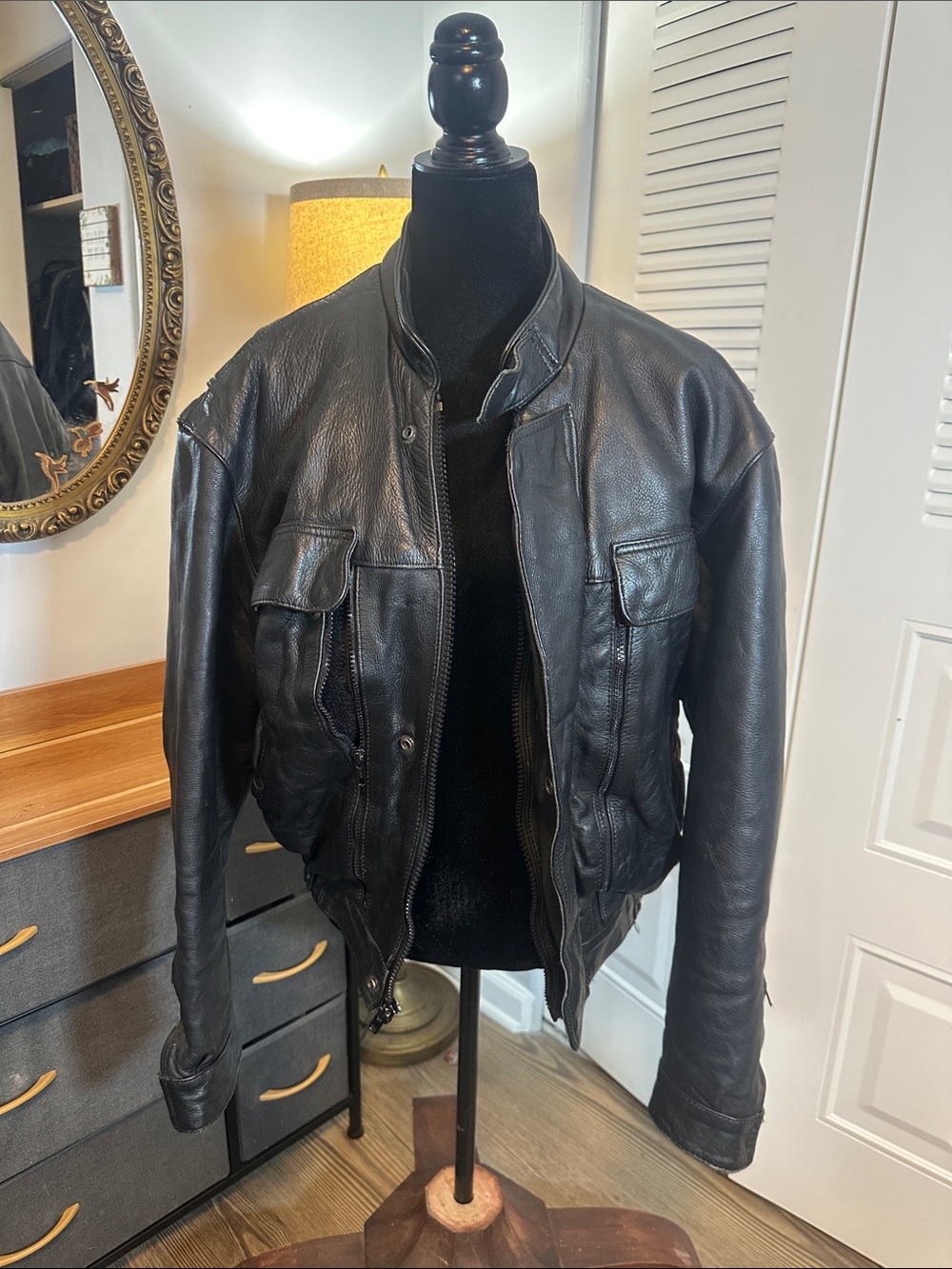 Unik Black Leather Bomber Jacket with Chest Flap Pockets